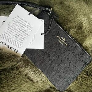 Coach Signature Black Wristlet